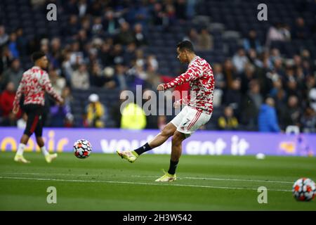 Londra, Regno Unito. 30 Ott 2021. Londra, Inghilterra - OTTOBRE 30:Cristiano Ronaldo del Manchester United durante il riscaldamento pre-partita durante la Premier League tra Tottenham Hotspur e Manchester United allo stadio Tottenham Hotspur, Londra, Inghilterra il 30 Ottobre 2021 Credit: Action Foto Sport/Alamy Live News Foto Stock