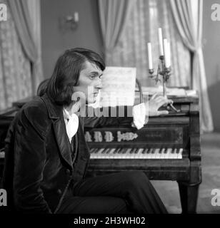 L'attore rumeno Marcel Iures come pianista Franz Liszt durante le riprese di 'Vis de ianuarie' (1979), regista Nicolae Opratescu Foto Stock