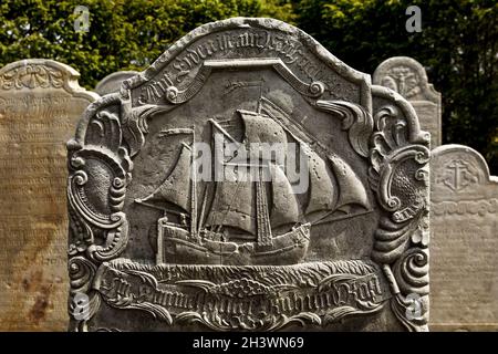 Lapidi parlanti nel cimitero della Chiesa di San Clemente, Nebel, Amrum, Germania, Europa Foto Stock