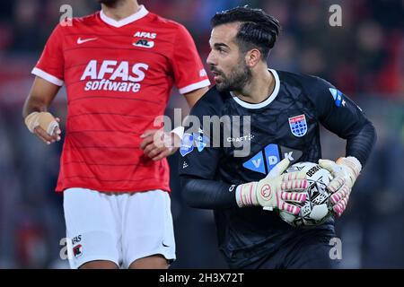 ALKMAAR, PAESI BASSI - OTTOBRE 30: Kostas Lamprou di PEC Zwolle durante la partita olandese Eredivie tra AZ e PEC Zwolle allo stadio AFAS il 30 Ottobre 2021 ad Alkmaar, Paesi Bassi (Foto di Patrick Goosen/Orange Pictures) Foto Stock