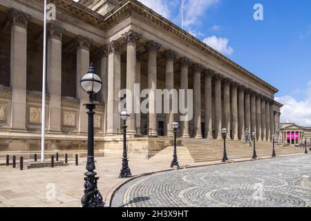 LIVERPOOL, UK - LUGLIO 14 : Vista della St Georges Hall a Liverpool, Inghilterra UK il 14 Luglio 2021 Foto Stock