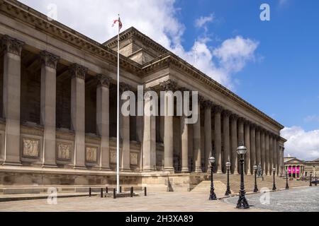 LIVERPOOL, UK - LUGLIO 14 : Vista della St Georges Hall a Liverpool, Inghilterra UK il 14 Luglio 2021 Foto Stock