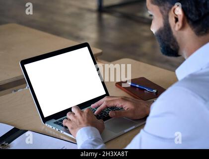 Sopra la vista della spalla di bianco bianco vuoto mockup schermo per la pubblicità. Foto Stock