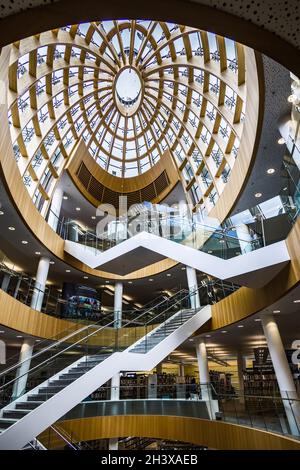 LIVERPOOL, UK - LUGLIO 14 : Interior view of the Central Library in Liverpool, England UK on Luglio 14, 2021 Foto Stock