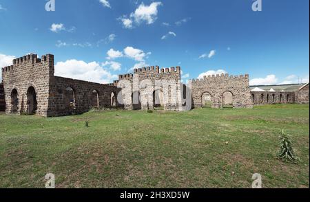 Ex magazzini militari nella città di Sarikamis, provincia di Kars, Turchia Foto Stock