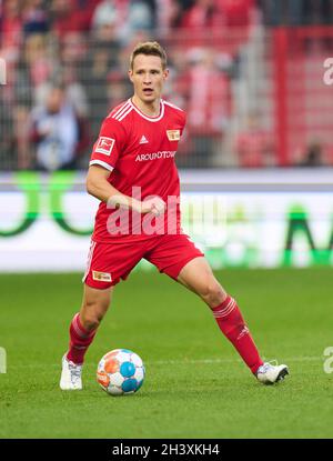 Paul Jaeckel, Union Berlin 3 nella partita 1.FC UNION BERLIN - FC BAYERN MUENCHEN 2-5 1.German Football League il 30 ottobre 2021 a Berlino, Germania. Stagione 2021/2022, giorno della settimana 10, 1.Bundesliga, FCB, München, 10.Spieltag. Fotografo: Peter Schatz - LE NORMATIVE DFL VIETANO L'USO DI FOTOGRAFIE come SEQUENZE DI IMMAGINI e/o QUASI-VIDEO - Foto Stock