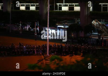 Bangkok, Tailandia. 16 Agosto 2021. I manifestanti thailandesi a favore della democrazia del gruppo Talu Fah si sono riuniti al Monumento alla Vittoria per una marcia pacifica alla casa del governo ed espellere il governo sotto il primo Ministro Prayut. (Foto di Kan Sangtong/Pacific Press) Credit: Pacific Press Media Production Corp./Alamy Live News Foto Stock