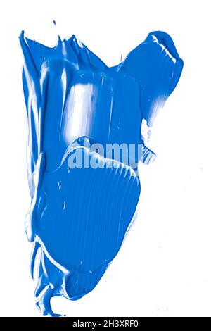 Cobalto blu bellezza texture cosmetica isolato su sfondo bianco, macchia trucco sbavato o prodotto cosmetico macchia, pennello Foto Stock