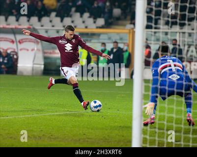 Simone Verdi (Torino FC) nel corso del campionato italiano Serie A football match tra Torino FC e UC Sampdoria il 30 ottobre 2021 allo stadio Olimpico Grande Torino a Torino - Photo Nderim Kaceli / DPPI Foto Stock