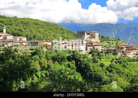 Vista di Tenno. Trentino, Italia settentrionale, Europa. Foto Stock