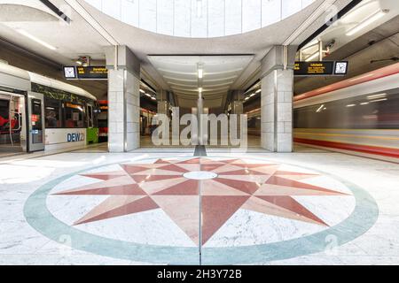 Stazione della metropolitana Stadtbahn Dortmund Westfalenhallen Foto Stock