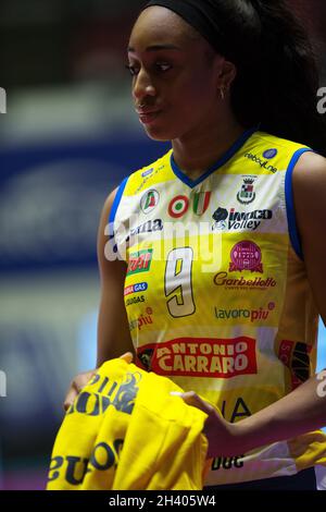 Arena di Monza, Monza (MB), Italia, 30 ottobre 2021, OMORUYI AMA OGHOSASERE (Imoco Volley Conegliano) durante il Vero Volley Monza vs Imoco Volley Co Foto Stock