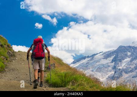Escursionisti su un sentiero Foto Stock