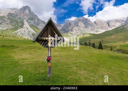 Crocifisso nei prati Foto Stock