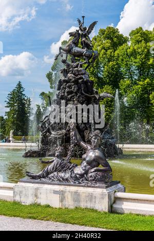 Statua e Fontana in Herrenchiemsee Foto Stock