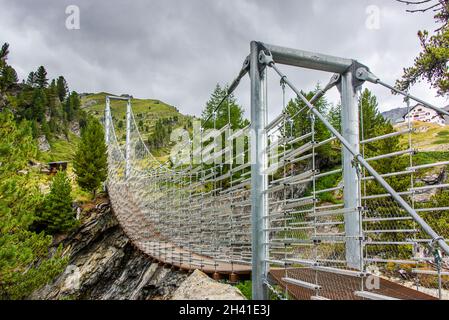 Ponte sul sentiero della Plima Foto Stock