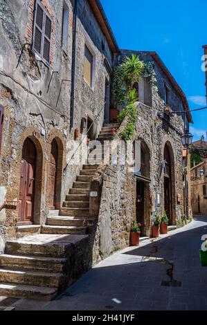 Case nel centro storico di Pitigliano Foto Stock