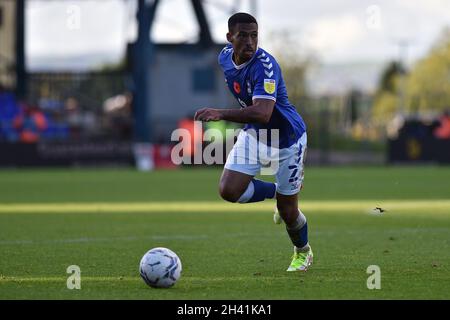 OLDHAM, REGNO UNITO. 30 OTTOBRE la Jordan Clarke di Oldham Athletic durante la partita della Sky Bet League 2 tra Oldham Athletic e Swindon Town al Boundary Park di Oldham sabato 30 ottobre 2021. (Credit: Eddie Garvey | MI News) Credit: MI News & Sport /Alamy Live News Foto Stock