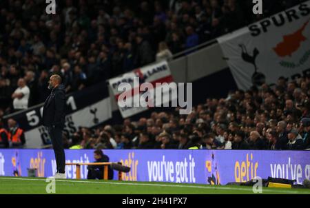 LONDRA, INGHILTERRA - OTTOBRE 30: Tottenham Hotspur allenatore Nuno Espírito Santo durante la partita della Premier League tra Tottenham Hotspur e Manchester United al Tottenham Hotspur Stadium il 30 ottobre 2021 a Londra, Inghilterra. (Foto tramite MB Media) Foto Stock