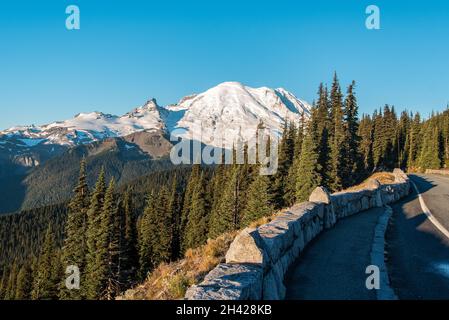 Una nuova mattinata al Mount Rainier National Park, USA Foto Stock