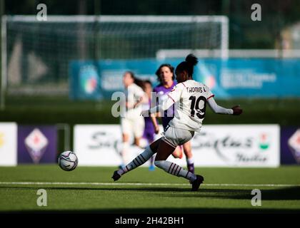 Firenze, Italia. 30 Ott 2021. Firenze, Italia, Ottobre 31 2021 Lindsey Thomas (19 AC Milan) in azione durante la Serie un gioco Femminile tra ACF Fiorentina e AC Milan allo Stadio Comunale Gino Bozzi di Firenze Michele Finessi/SPP Credit: SPP Sport Press Photo. /Alamy Live News Foto Stock