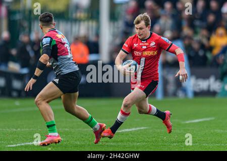 LONDRA, REGNO UNITO. 31 ottobre 2021Nick Tompkins di Saraceni in azione durante la Gallagher Premiership Rugby Round 7 Match tra Harlequins vs Saracens al Twickenham Stoop Stadium di domenica 31 ottobre 2021. LONDRA INGHILTERRA. Credit: Taka G Wu/Alamy Live News Foto Stock