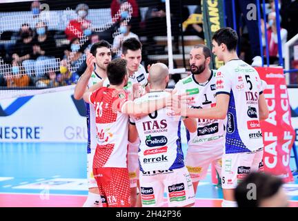 Trento, Italia. 31 ottobre 2021. ITAS Trentino durante ITAS Trentino vs Cucine Lube Civitanova, Volley Campionato Italiano Serie A Men Superleague a Trento, Italia, Ottobre 31 2021 Credit: Agenzia fotografica indipendente/Alamy Live News Foto Stock