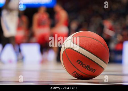 Milano, Italia. 31 ottobre 2021. Palla di palla alla a|X Armani Exchange Milano vs Banco di Sardegna Sassari, Campionato Italiano di Basket A Serie a Milano, Ottobre 31 2021 Credit: Agenzia fotografica indipendente/Alamy Live News Foto Stock