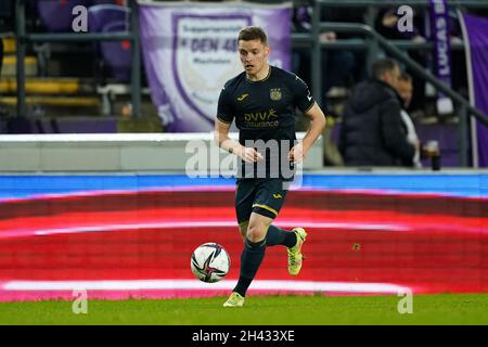 BRUSSEL, BELGIO - OTTOBRE 31: Sergio Gomez di Anderlecht durante la partita della Jupiler Pro League tra Anderlecht e OH Leuven al Lotto Park il 31 Ottobre 2021 a Brussel, Belgio (Foto di Jeroen Meuwsen/Orange Pictures) Foto Stock