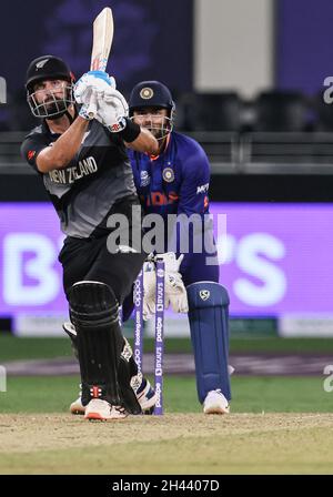 DUBAI, UAE, 0CT 31, 2021: ICC T20 WORLD CUP : India vs Nuova Zelanda : New Zealand Batsman Mitchell durante ICC Cricket T20 World Cup in Dubai International Cricket Stadium di Domenica. Photo : Seshadri sukumar Credit: Seshadri SUKUMAR/Alamy Live News Foto Stock