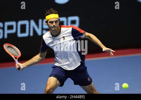 San Pietroburgo, Russia. 31 ottobre 2021. Taylor Fritz degli Stati Uniti in azione durante il torneo di tennis del St. Petersburg Open 2021 contro Marin Cilic della Croazia alla Sibur Arena. Punteggio finale; Taylor Fritz 1:2 Marin Cilic. Credit: SOPA Images Limited/Alamy Live News Foto Stock