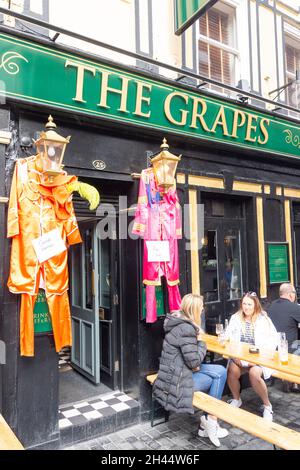 The Grapes of Mathew Street Pub, Mathew Street, Liverpool, Merseyside, Inghilterra, Regno Unito Foto Stock