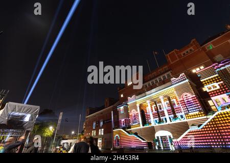 Proiezione e illuminazioni progetto d'arte, Light Up Nine Elms e Kennington, Wandsworth, Lambeth, Londra, Inghilterra Foto Stock