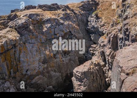 Lungo scelo di Capo Sant'Agalina vicino alla città di Sozopol sulla costa del Mar Nero in Bulgaria Foto Stock