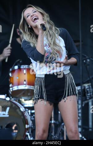 31 ottobre 2021, Austin, Texas, USA: Carly Pearce si esibisce durante l'iHeartCountry Festival 2021 al Frank Erwin Center il 30 ottobre 2021 ad Austin, Texas. (Credit Image: © Debby Wong/ZUMA Press Wire) Foto Stock