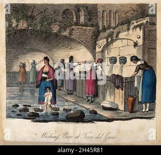 Donna che lavano i vestiti presso il lavatoio di Torre del Greco, vicino Napoli. Incisione colorata di J. Godby, 1806, dopo P. van Lerberghi. Foto Stock