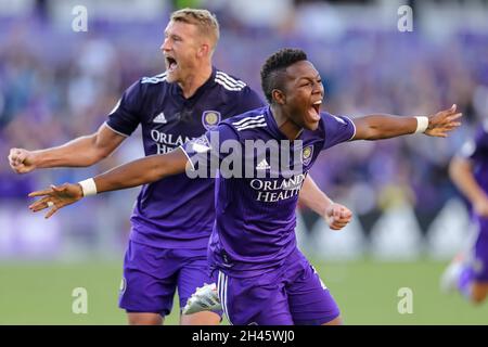 31 ottobre 2021: Il centrocampista di Orlando City ANDRES PEREA (21) reagisce dopo aver segnato un gol durante la partita di calcio Orlando City vs Nashville SC all'Exploria Stadium di Orlando, Florida il 31 ottobre 2021. (Credit Image: © Cory Knowlton/ZUMA Press Wire) Foto Stock