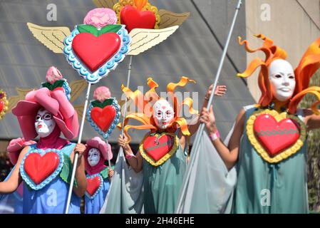 Non esclusiva: I partecipanti prendono parte alla Giornata Internazionale dei morti Parade "celebrando la vita" nell'ambito della Giornata messicana del cele morto Foto Stock