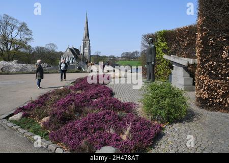 Copenaghen/Danimarca 30 Aprile 2018 Statua del re Frederik di Denmak regnò terra 1947-1972 questa staue fu svelata da S.M. la Regina Margrethe II e da S.M. la Regina Ingrid il 20.1982 a Langeline . (Foto.Francis Joseph Dean / Deanpictures. Foto Stock