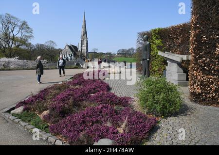 Copenaghen/Danimarca 30 Aprile 2018 Statua del re Frederik di Denmak regnò terra 1947-1972 questa staue fu svelata da S.M. la Regina Margrethe II e da S.M. la Regina Ingrid il 20.1982 a Langeline . (Foto.Francis Joseph Dean / Deanpictures. Foto Stock