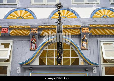 Detail, Schnitzarbeit, Fachwerkhaus, Osterstraße, Hameln, Niedersachsen, Germania Foto Stock