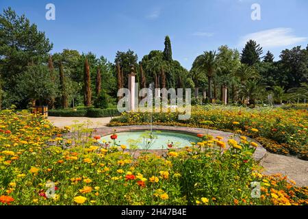 Springbrunnen, Palmengarten im Kurpark, Bad Pyrmont, Niedersachsen, Deutschland Foto Stock