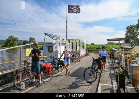 Weserfähre, Grohnde, Niedersachsen, Germania Foto Stock