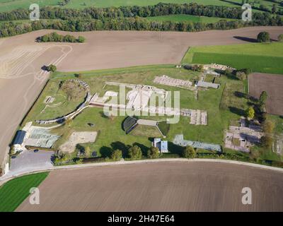 VISTA AEREA. Sito archeologico di Alésia. Alise-Sainte-Reine, Côte d'Or, Bourgogne-Franche-Comté, Francia. Foto Stock