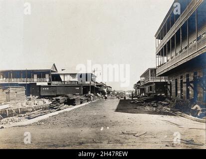 Colón, Panama; strada con lavori edili in corso. Fotografia, 1907. Foto Stock
