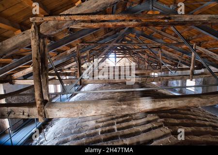 Vista interna della struttura del tetto sul soffitto della chiesa di Santa Caterina a Palermo Foto Stock
