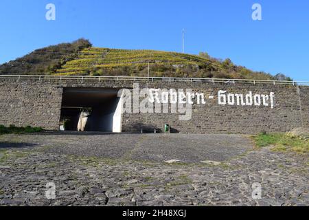 Segno di Kobern-Gondorf sul muro al lato Mosella Foto Stock