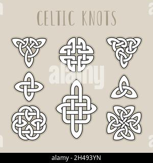 Simboli medievali scozzesi. Scotland segnali a spirale di nodo celtico, tradizionali modelli di treccia celt, ornamenti vettoriali di segni di endlessness irlandesi, elementi di infinito buddista isolati Illustrazione Vettoriale