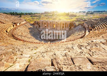 Anfiteatro nell'antica città di Hierapolis Foto Stock