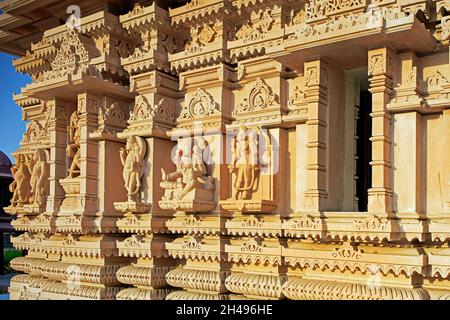 01 03 2009 sculture sulla parete di un tempio Swaminarayan BAPS Shri Swaminarayan Mandir Aksharvadi Aksharvadi Marg Bhavnagar Gujarat India Foto Stock